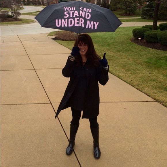 Meet your Posher, Kelly - Picture 3 of 3