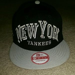 New York Yankees New Era StrapBack