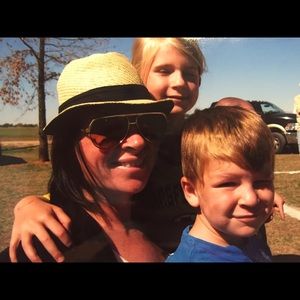 Meet your Posher, Angela