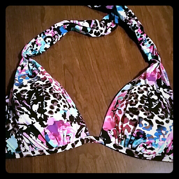 Adorable Kenneth Cole Bikini Top