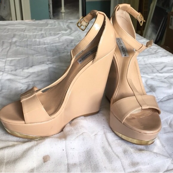 Nude patent wedges Steve Madden 7.5