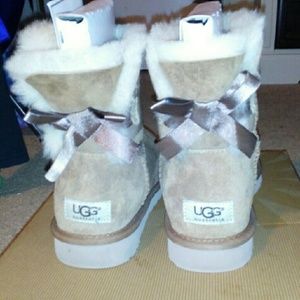 Ugg mini bailey bow boots