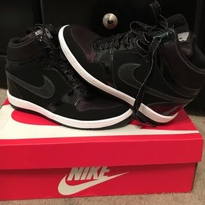 Women Nike force Sky High US Size7