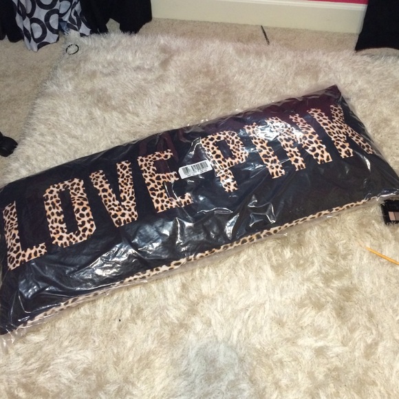 HUGE LOVE PINK pillow😍