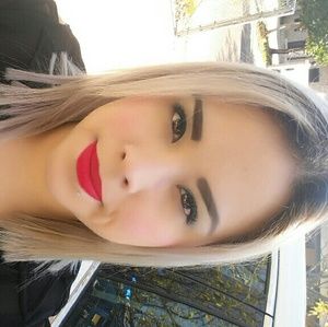 Meet your Posher, Vanessa