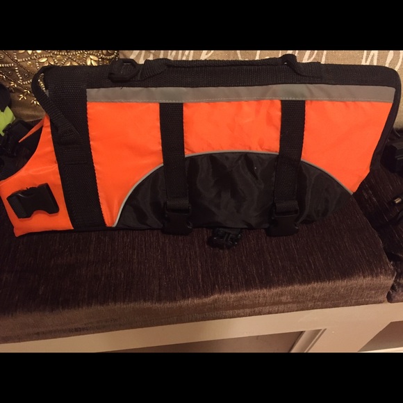 Doggie life jacket, size medium, orange