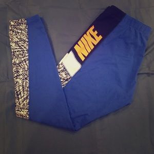 Nike leggings (large)