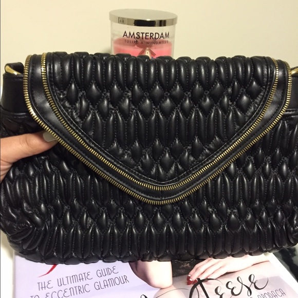 Black clutch