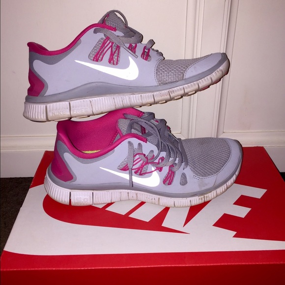 Nike Shoes - Nike Free Runs 5.0