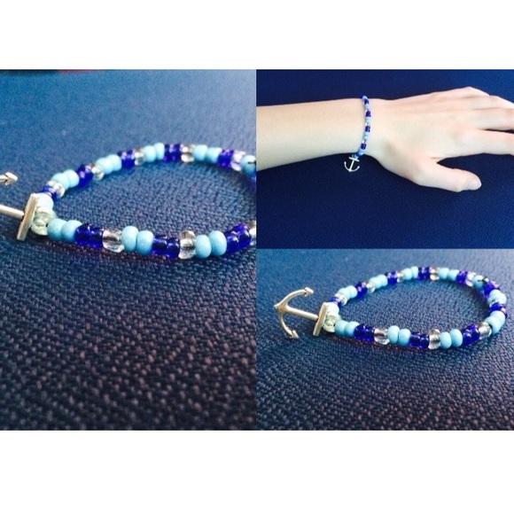 Anchor charm bracelet