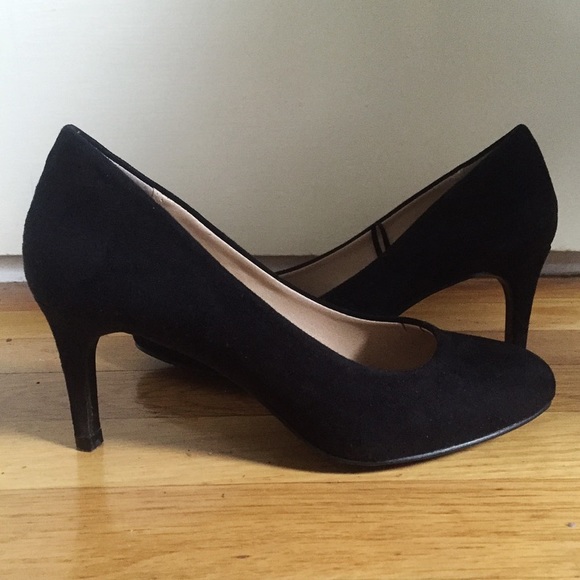 Forever 21 Classic Faux Suede Pumps in Black