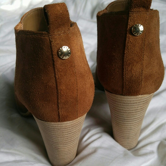 SOLD!!!!!Michael Kors bootie - Picture 2 of 4