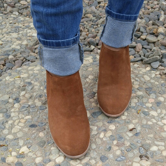 SOLD!!!!!Michael Kors bootie - Picture 4 of 4