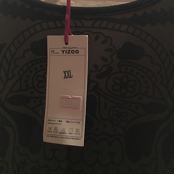 Black and red dress with black graphic design - Picture 2 of 4