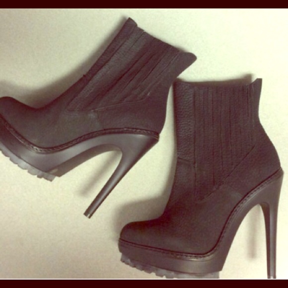 bcbg boots sale
