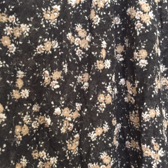 • s o l d on Merc • Brandy Melville Floral Tank - Picture 3 of 3