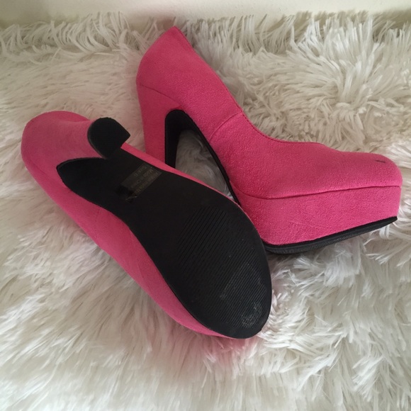 Shoes - Picture 2 of 2