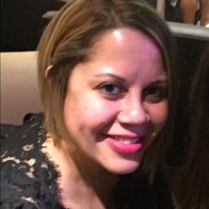 Meet your Posher, Monique