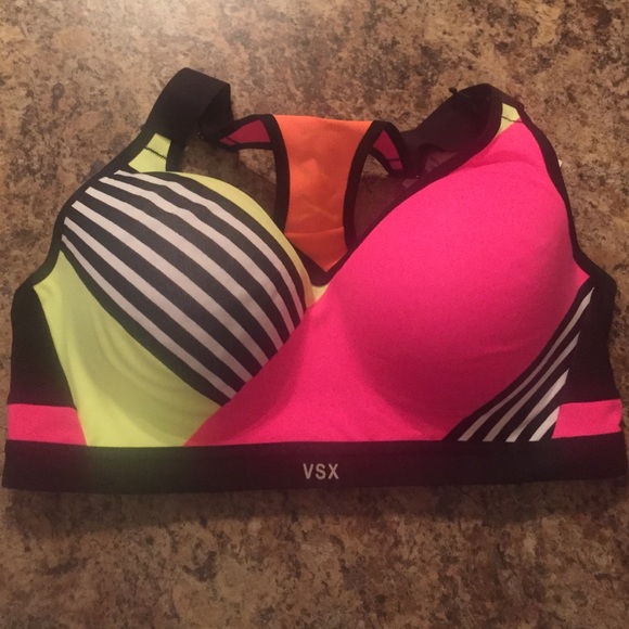 Victoria Secret Incredible Bra new with tags! 🔷🔷 - Picture 2 of 4