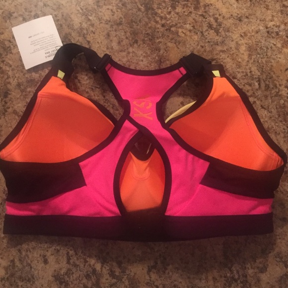 Victoria Secret Incredible Bra new with tags! 🔷🔷 - Picture 3 of 4