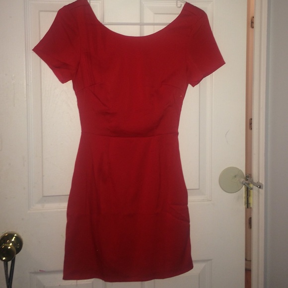 Red low back dress - Picture 1 of 4
