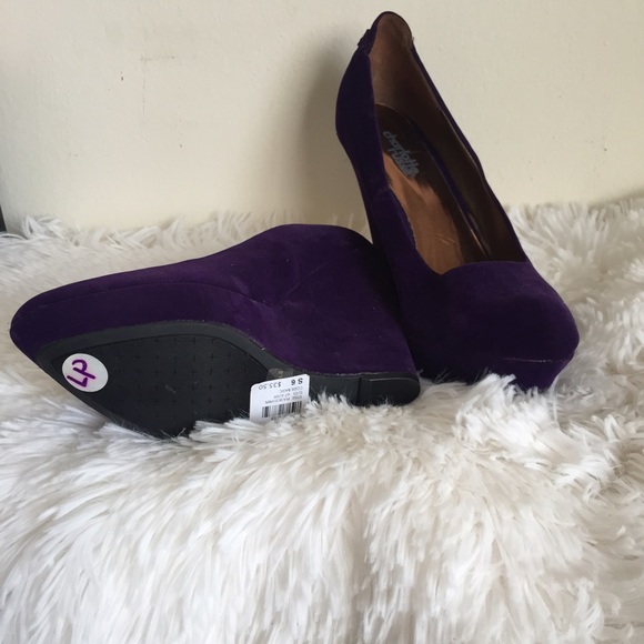 Shoes - Picture 2 of 2