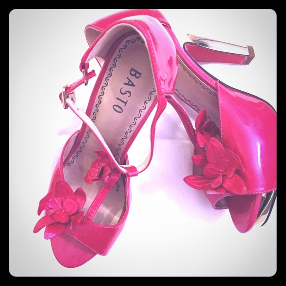 Flash Sale!! Pink Heels - Picture 1 of 4
