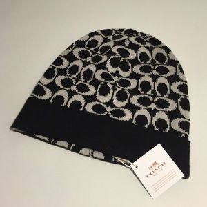 Coach NWT Knit Logo Hat