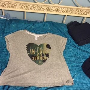 Adorable Victoria's Secret Shirt