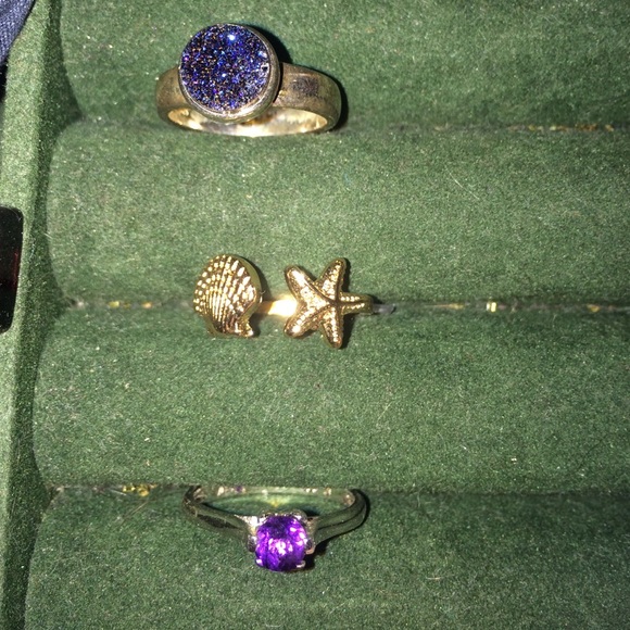 Set of 3 rings.