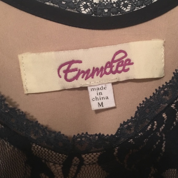 Lace dress - Picture 2 of 2