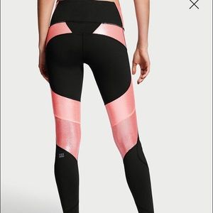 NWT Victoria Secret Knockout tights! 🔷🔶❤️