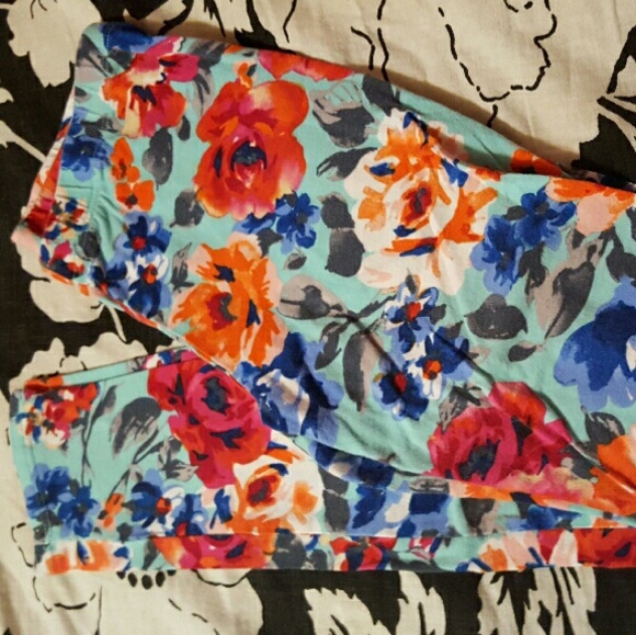 Lot of 4 XS-SMALL leggings