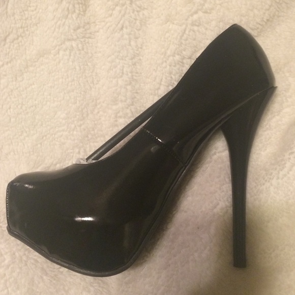 Black 4 inch heels