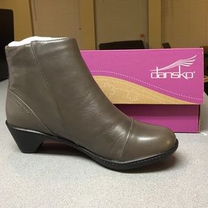 Dansko Women's Billie Boot