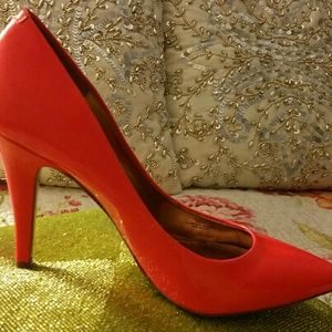 Size 10 BCBG orange heels