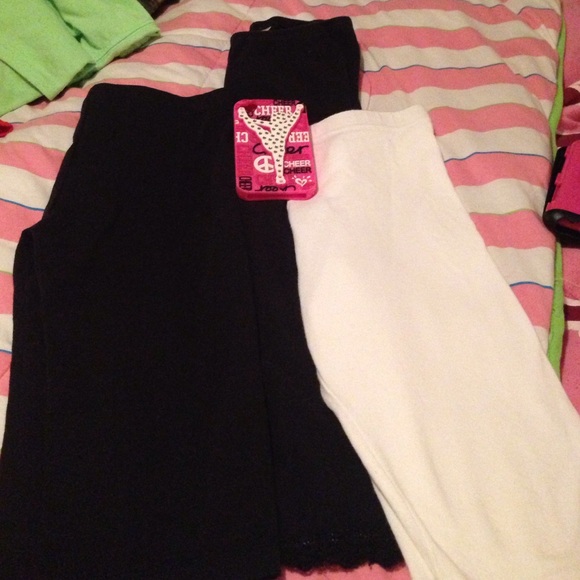 3 knee leggings or long with lace,and iPhone 4 cas - Picture 1 of 4