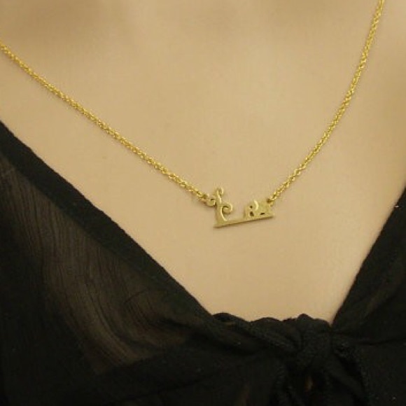 • SALE • Cute Silver Elephant & Tree Necklace • - Picture 3 of 3