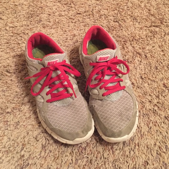Nike Shoes - Nike free 4.0 grey and pink shoes