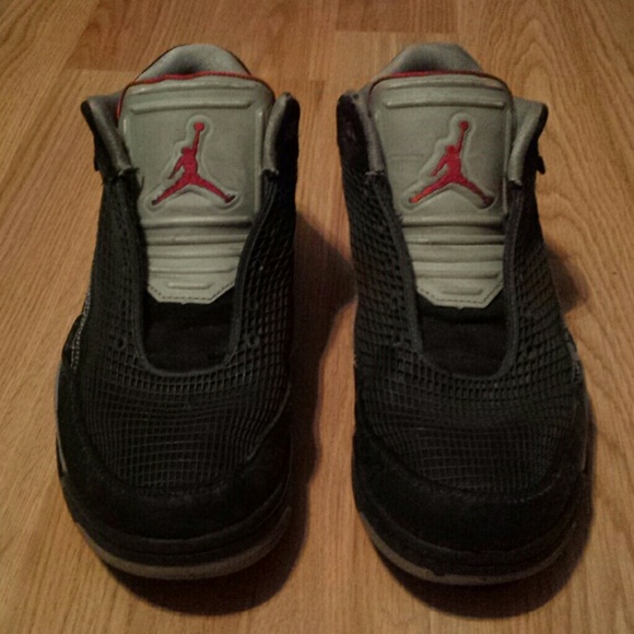 Jordan 5s no shoelaces