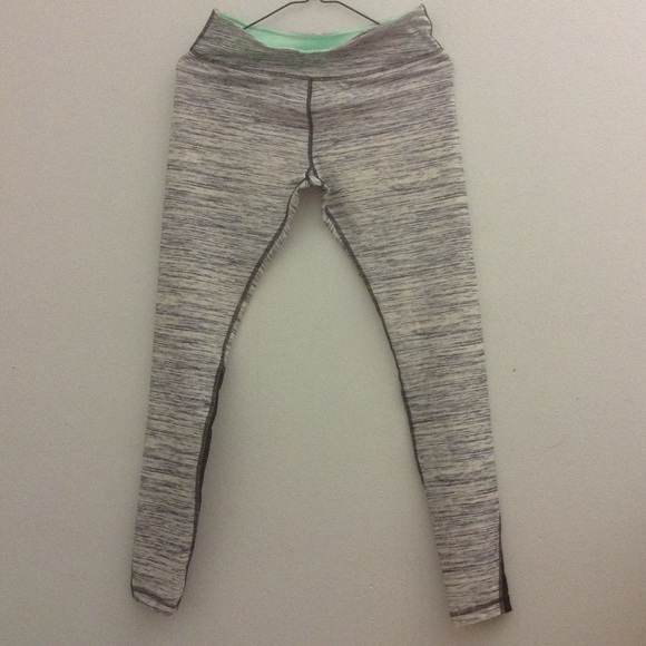 Active pants with key pocket nwot