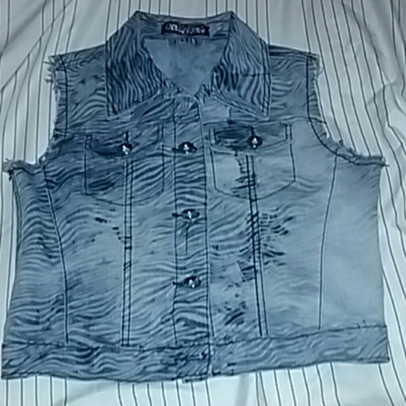 Jean jacket - Picture 1 of 2