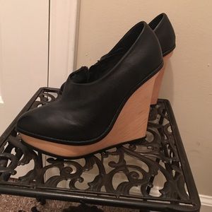 Black Aldo Wedge