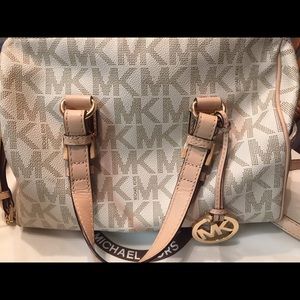 Authentic Michael Kors Grayson bag.