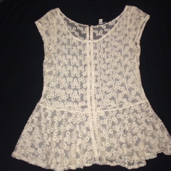 American eagle short sleeve shirt / size medium