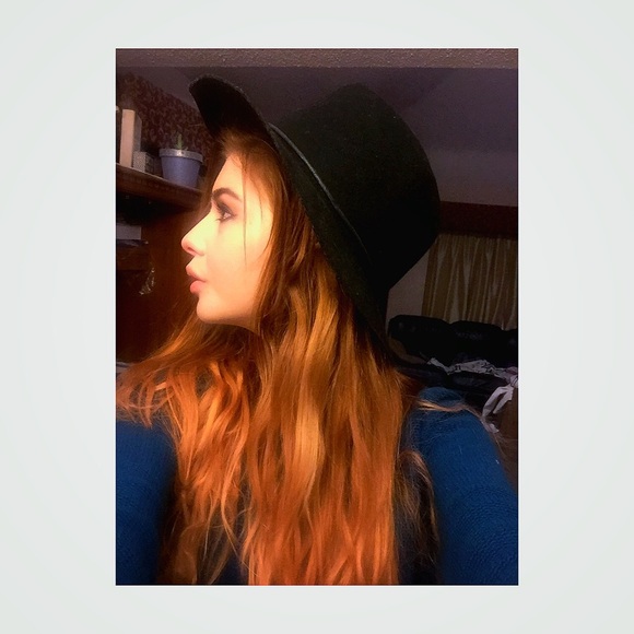 Vintage wide brimmed hat