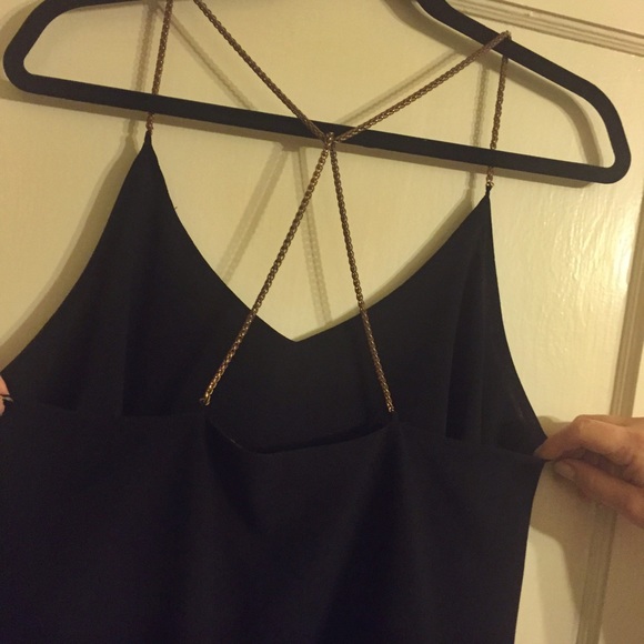Chain-Back Top