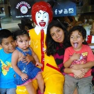 Meet your Posher, Daniela