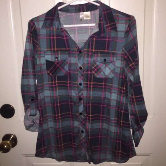 Cute plaid shirt!