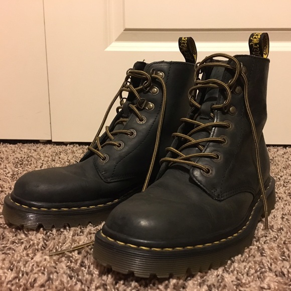 Black Dr. Martens- Like New